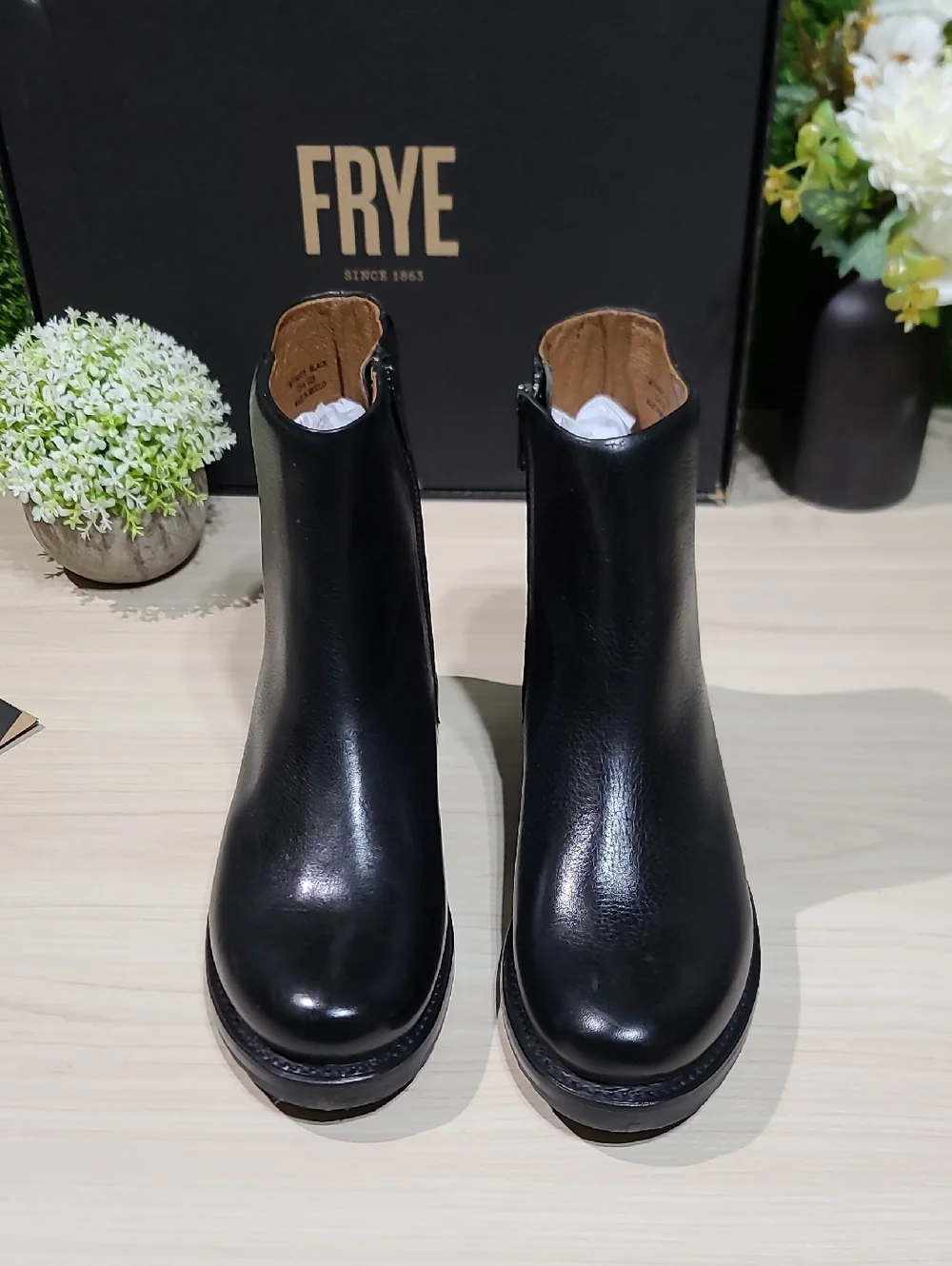 Frye Veronica Inside Zip Black Booties - US Women's 7 M NEW - Picture 2 of 11